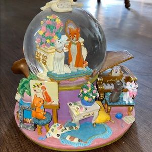 Rare Disney aristocats snowglobe